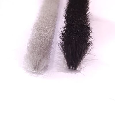 হাউস রঙ কালো/গ্রে/ব্রাউন/হোয়াইট/অন্যান্য উত্পাদন Cras-প্রতিরোধী প্লাস্টিকের পিল জলবায়ু স্ট্রিপ স্লাইডিং দরজার জন্য ফিন সহ