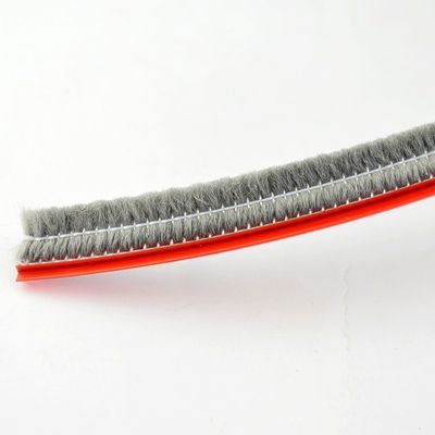 কালো / ধূসর / বাদামী / সাদা / অন্যান্য অ্যালুমিনিয়াম স্লাইডিং ডোর উইন্ডো পিল আবহাওয়া স্ট্রিপ উইন্ডো ব্রাশ পিল অ্যাপার্টমেন্টের জন্য কাস্টমাইজড