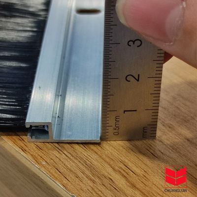 আধুনিক নকশা কাস্টম উল পিল ডোর সিল স্ট্রিপ ব্রাশ পিল উচ্চতা দীর্ঘস্থায়ী সিলিং জন্য 3-25mm