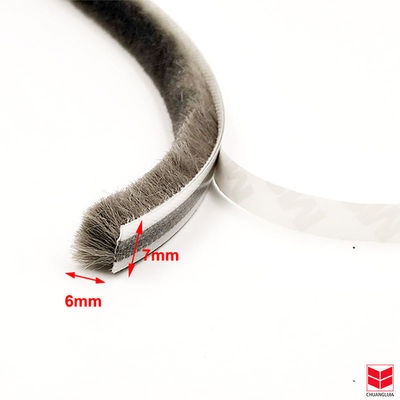 অ্যালুমিনিয়াম খাদ স্ট্রিপ ব্রাশ আবহাওয়া স্ট্রিপিং অ্যাপোসাইট ডোর সিল স্ট্রিপ স্লাইডিং ডোর পিল উচ্চতা 3-25mm / প্রস্থ 3-50mm