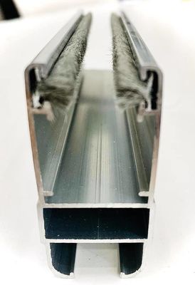 অ্যালুমিনিয়াম দরজা এবং উইন্ডোজ আনুষাঙ্গিক ধুলো প্রতিরোধ দরজা সিলিং সঙ্গে ফিন উইন্ডো আবহাওয়া স্ট্রিপ পিল উচ্চতা 3-25mm